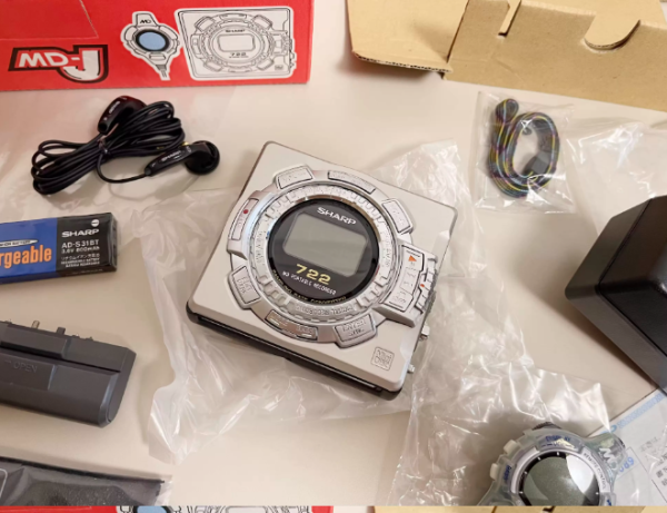 1998年夏普SHARP MS722 MD随身听吸入式重低音录音机