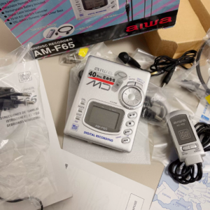 1997年爱华AIWA AM-F65 MD随身听 全金属DSL录音机